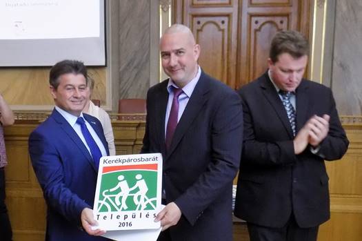 kerekparosbarat telelpules balatonbereny
