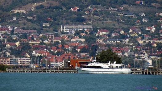 Tihany kikoto molo Lelle motoros Fured kilatas balatontipp gyorffya 525