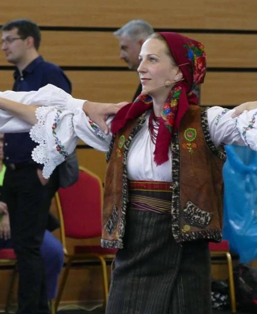 Tánctanítás közben 525