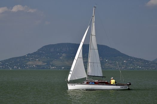 lake balaton 3604046 640
