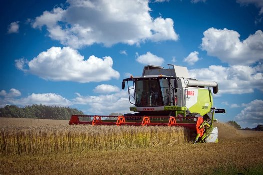 combine harvester 8134379 1280
