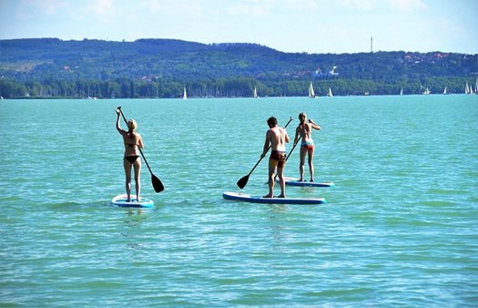 stand up paddleboarding 1545481 640