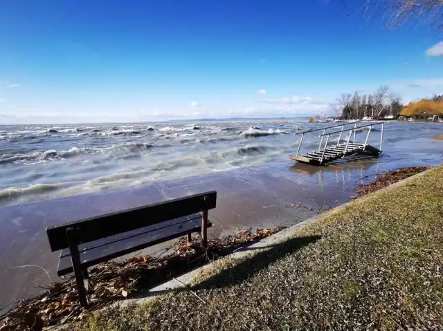 balatonakarattya időkép vihar
