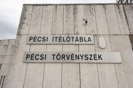 1456932