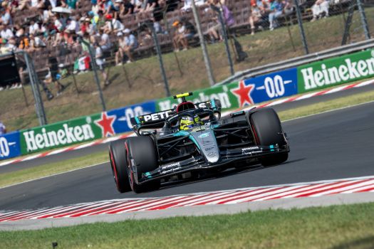 Mogyoród, 2024. július 19.Lewis Hamilton, a Mercedes brit versenyzõje a Forma-1-es Magyar Nagydíj elsõ szabadedzésén a mogyoródi Hungaroringen 2024. július 19-én.MTI/Balogh Zoltán