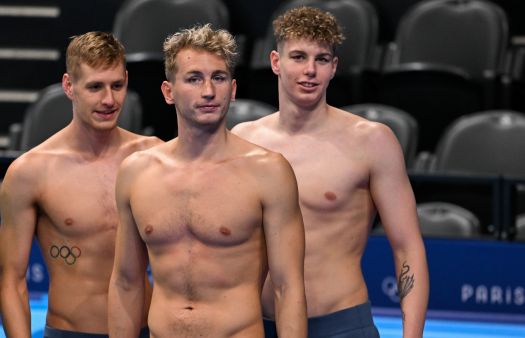 Párizs, 2024. július 26.Zombori Gábor, Márton Richárd, Sárkány Zalán (b-j) úszók a 2024-es párizsi nyári olimpia úszóversenyei elõtti edzésen a Párizs melletti Nanterre-ben lévõ Paris La Défense Arénában 2024. július 26-án.MTI/Illyés Tibor