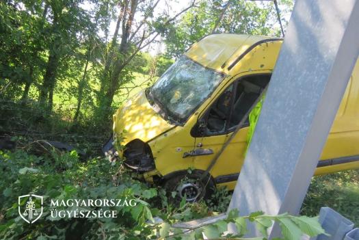 kep 2 az osszetort auto