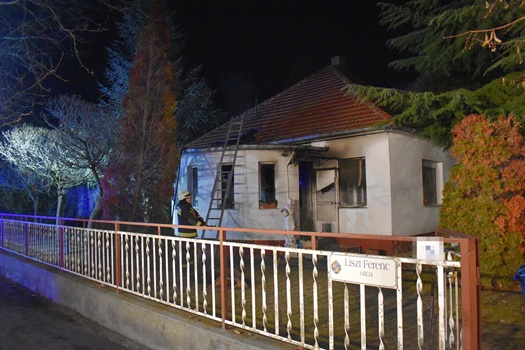 6773aabee7b834.57162653