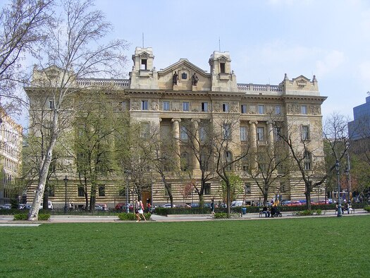 960px Magyar Nemzeti Bank épületének nyugati homlokzata. 2009 Budapest