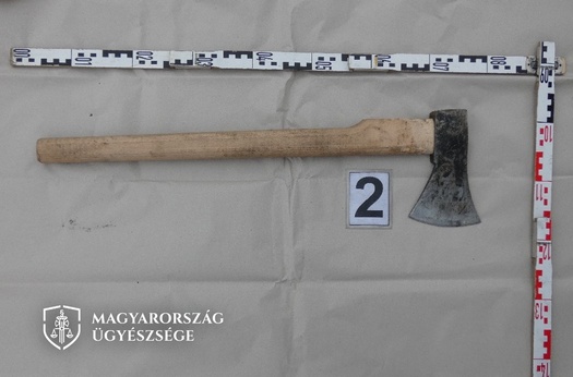 a fenyegeteshez hasznalt fejsze