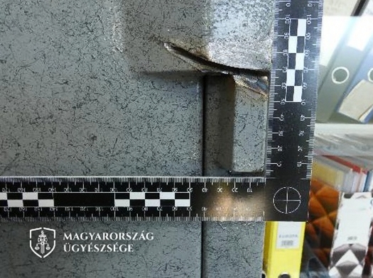 a megrongalt trezor ZOOM