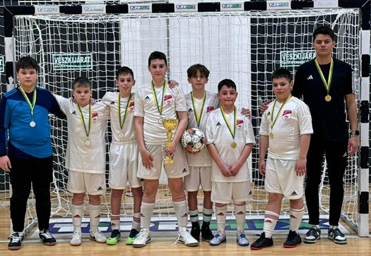 u13