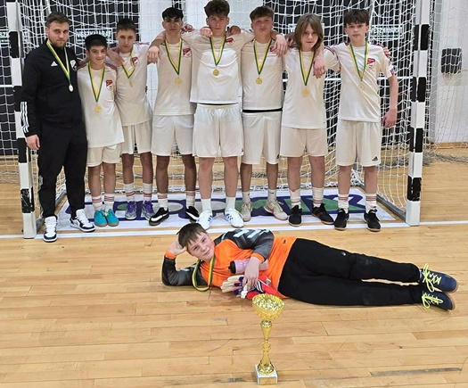 u15