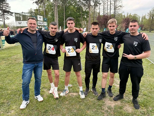 b64bb06b c7c0 4e39 a0cf 151b40aff329lead