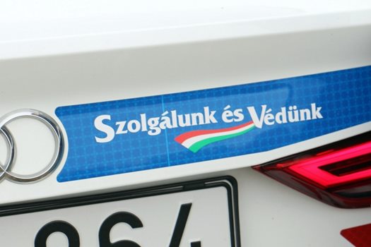 szolgálunk és védünk 2 0